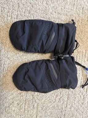 Burton Black Insulated Snow Mittens with Wrist Strap
